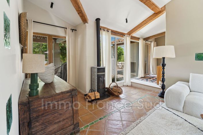 Image No.17-5 Bed House for sale