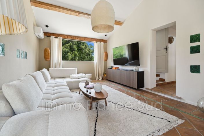 Image No.18-5 Bed House for sale