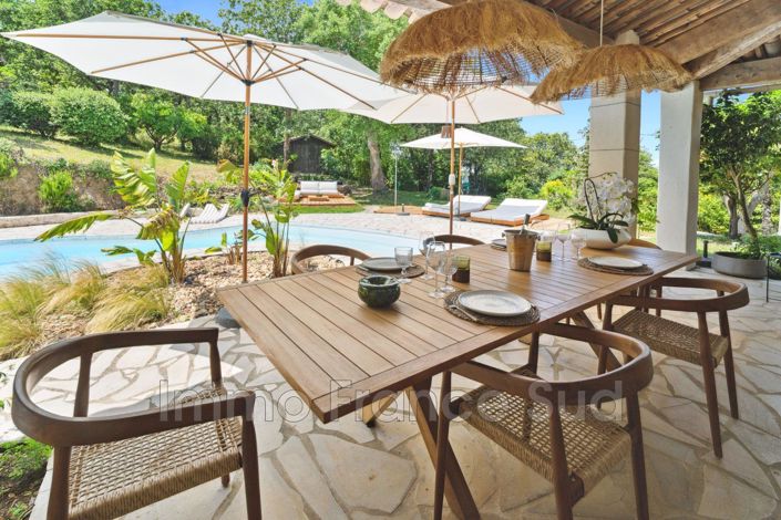 Image No.8-5 Bed House for sale