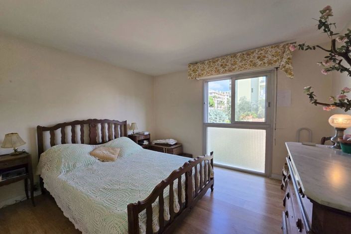 Image No.12-3 Bed Apartment for sale