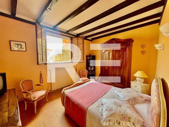 Image No.8-2 Bed House for sale