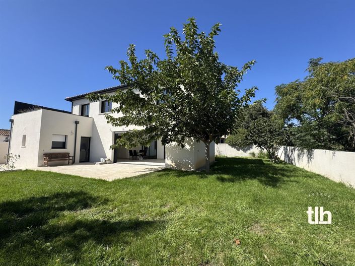 Image No.1-4 Bed House for sale