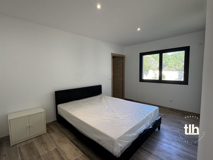 Image No.14-4 Bed House for sale