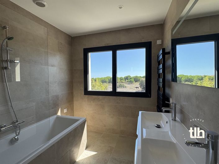 Image No.18-4 Bed House for sale