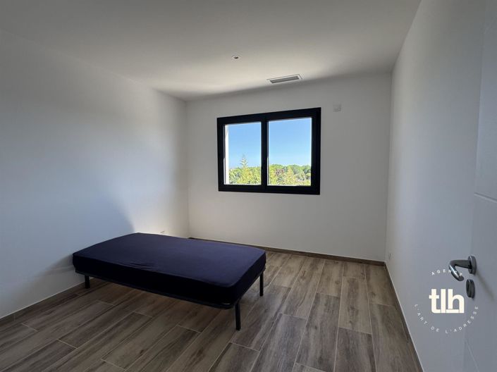 Image No.19-4 Bed House for sale