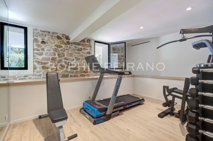 Image No.10-5 Bed House for sale