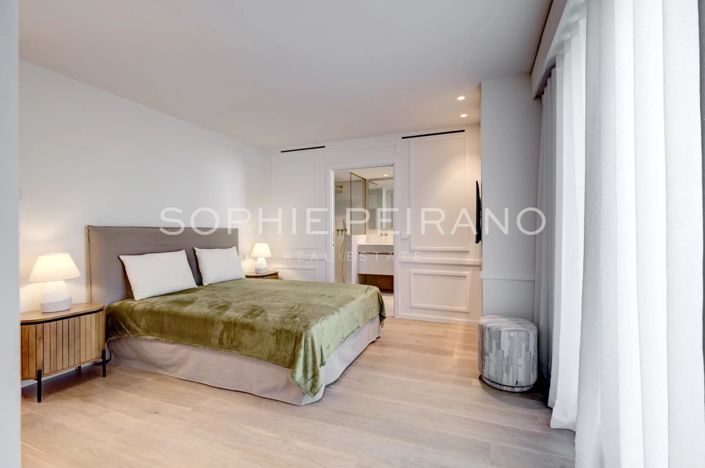 Image No.7-5 Bed House for sale