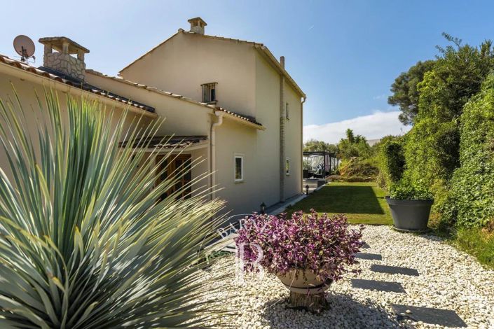 Image No.14-3 Bed House for sale