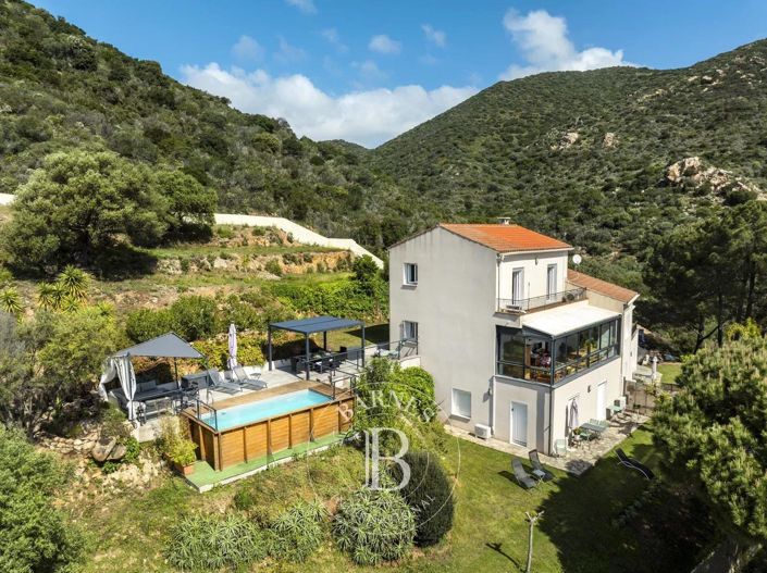 Image No.15-3 Bed House for sale