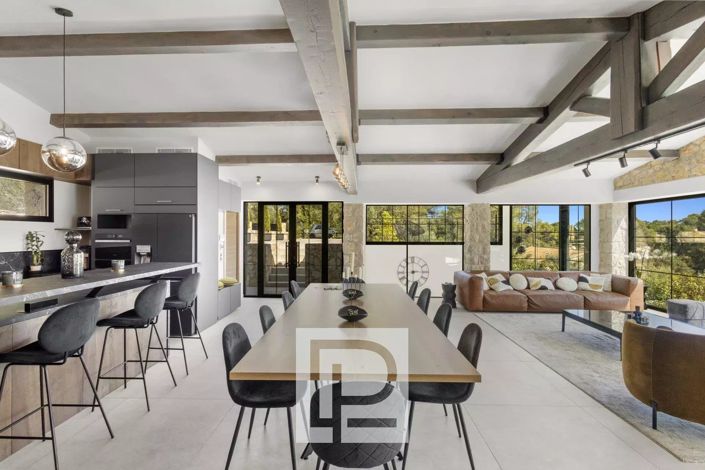 Image No.11-5 Bed House for sale