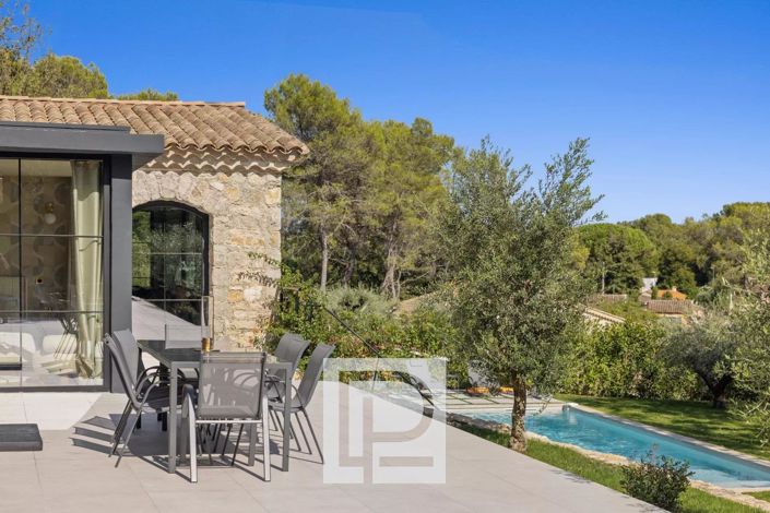 Image No.2-5 Bed House for sale