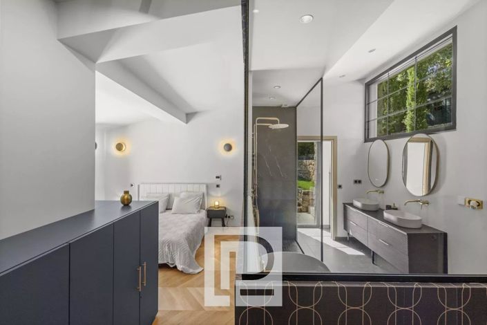 Image No.21-5 Bed House for sale