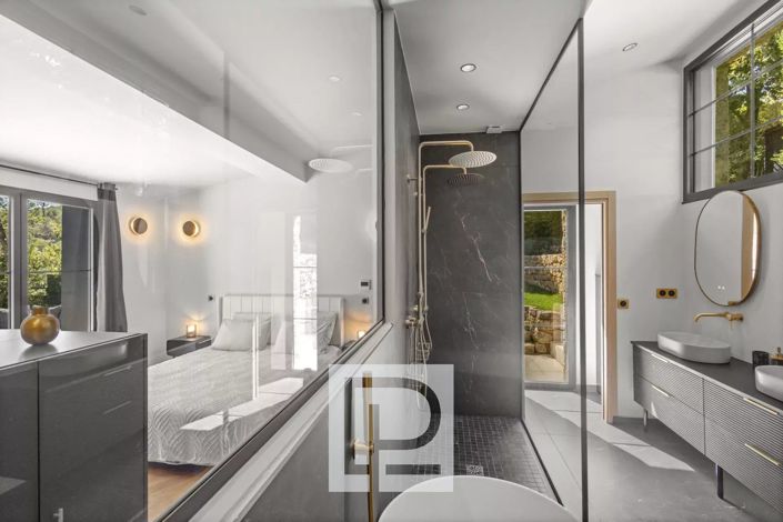 Image No.22-5 Bed House for sale