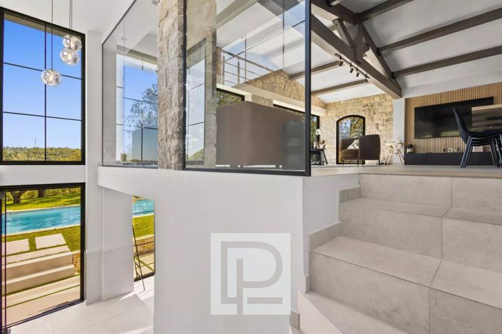 Image No.25-5 Bed House for sale