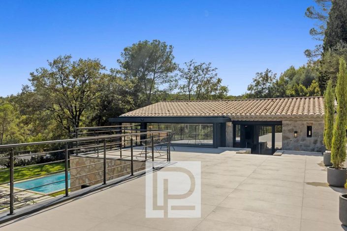 Image No.28-5 Bed House for sale