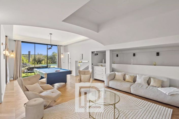 Image No.29-5 Bed House for sale