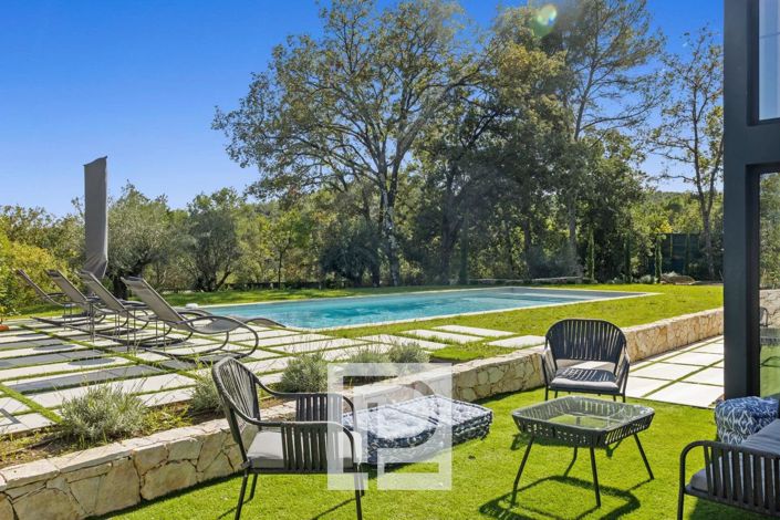 Image No.6-5 Bed House for sale