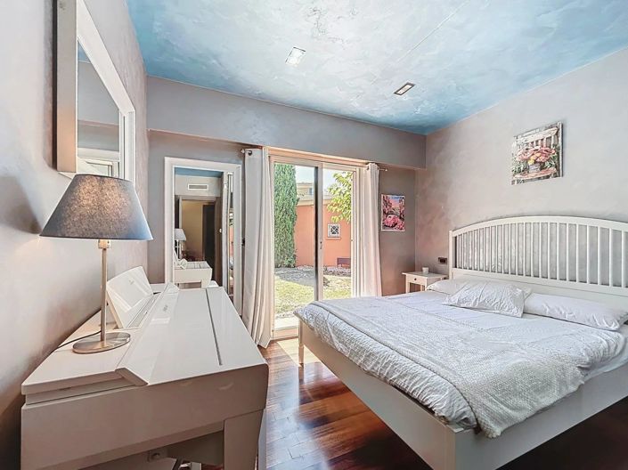 Image No.15-3 Bed House for sale