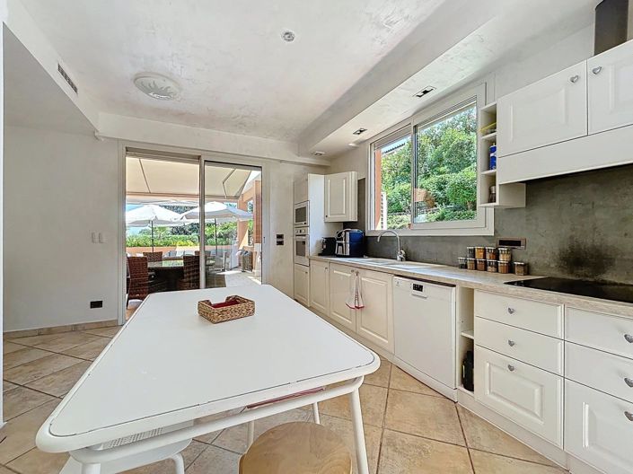 Image No.21-3 Bed House for sale