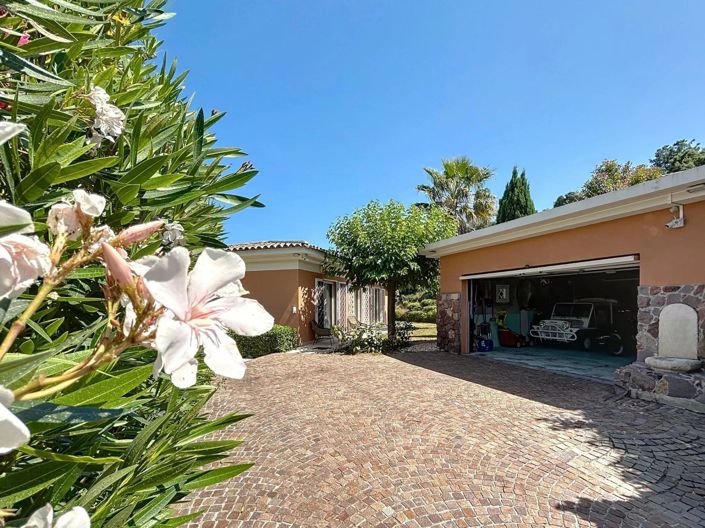 Image No.6-3 Bed House for sale