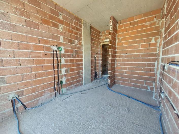 Image No.21-3 Bed Apartment for sale