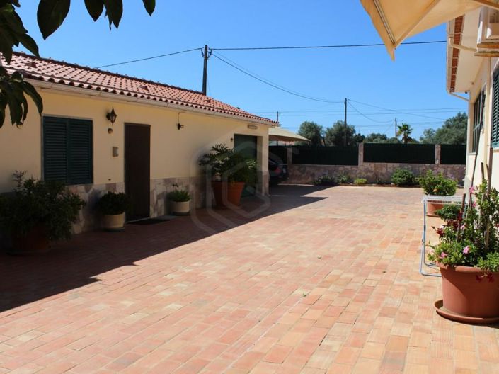 Image No.15-4 Bed House for sale