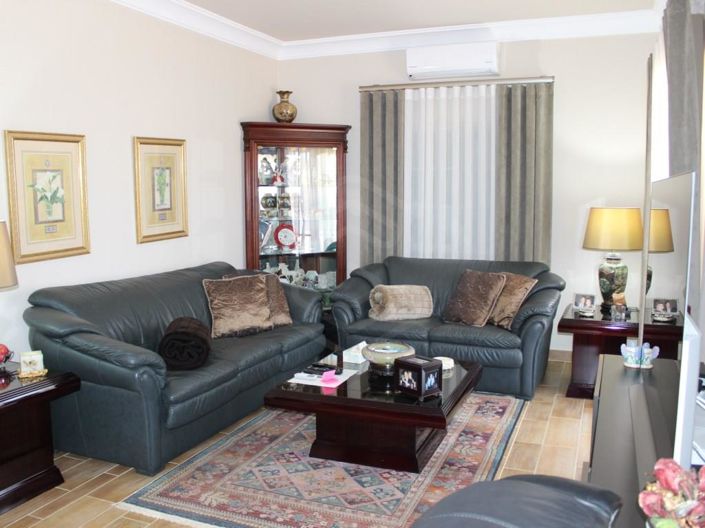 Image No.16-4 Bed House for sale