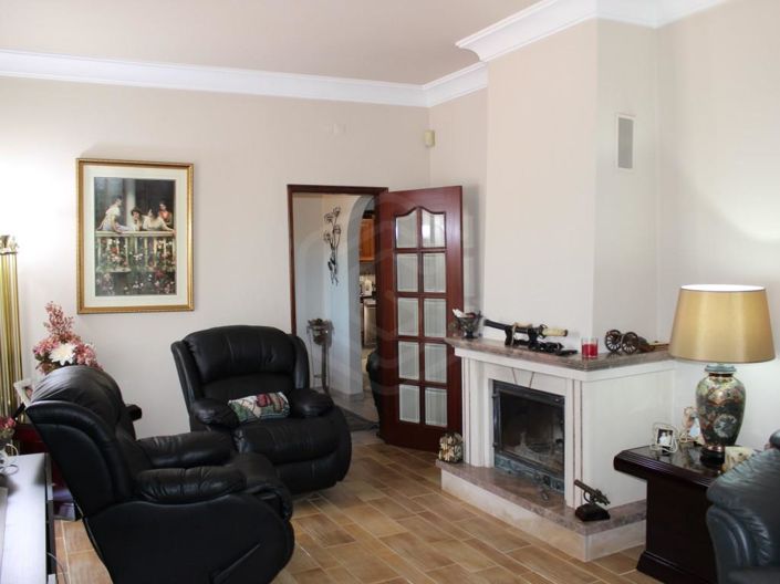 Image No.17-4 Bed House for sale