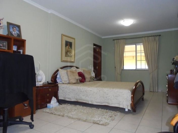 Image No.22-4 Bed House for sale