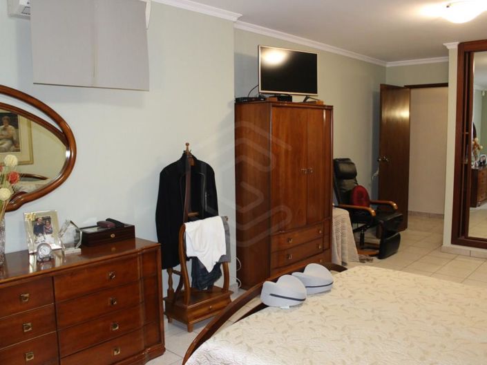 Image No.24-4 Bed House for sale