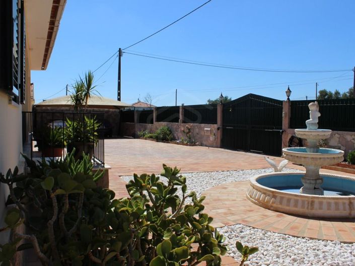 Image No.31-4 Bed House for sale