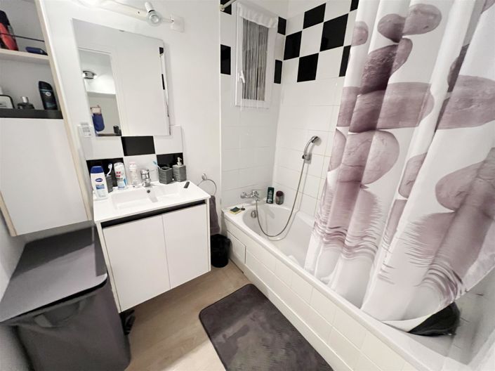 Image No.6-3 Bed House for sale