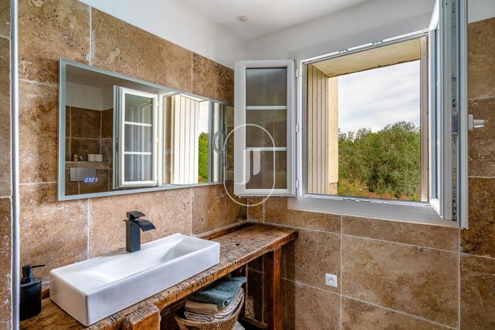 Image No.12-6 Bed House for sale