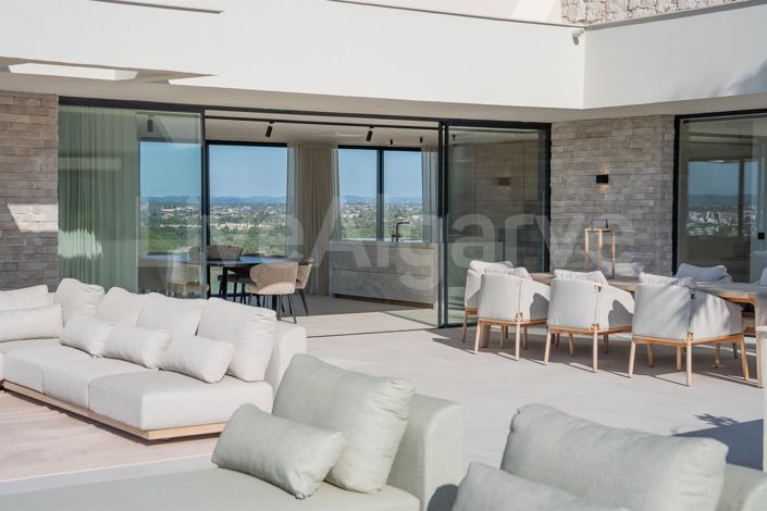 Image No.18-5 Bed House for sale