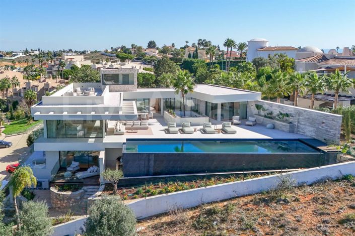 Image No.2-5 Bed House for sale