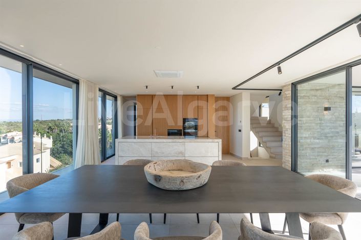 Image No.20-5 Bed House for sale