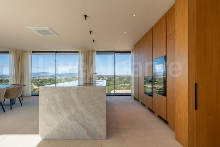 Image No.24-5 Bed House for sale