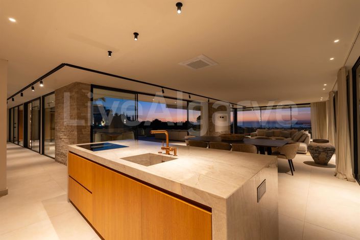 Image No.26-5 Bed House for sale