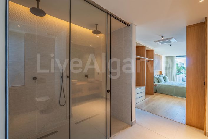 Image No.39-5 Bed House for sale