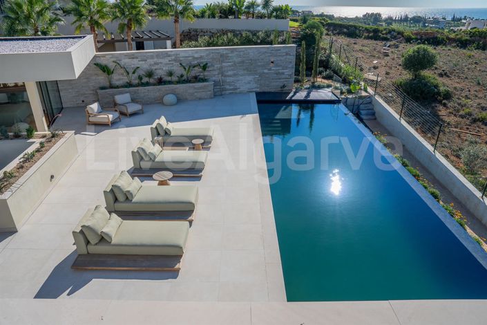 Image No.43-5 Bed House for sale