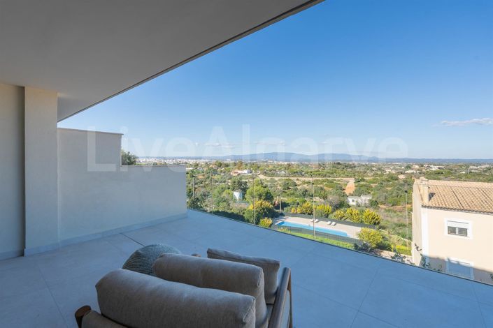 Image No.47-5 Bed House for sale