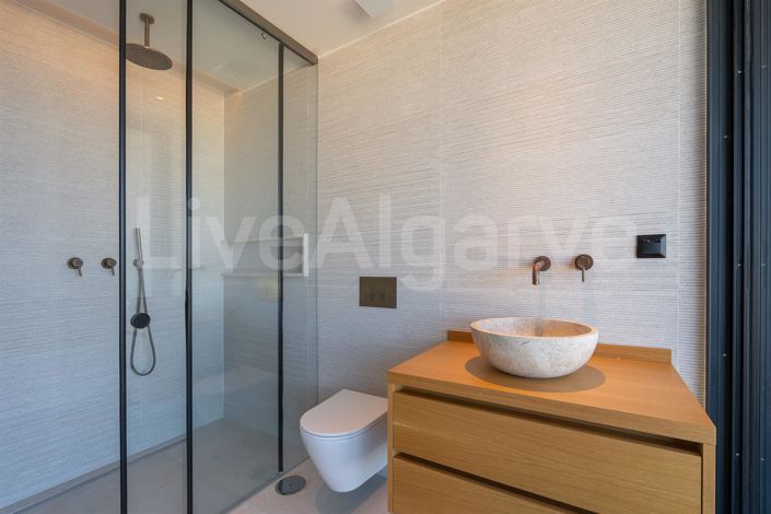 Image No.49-5 Bed House for sale