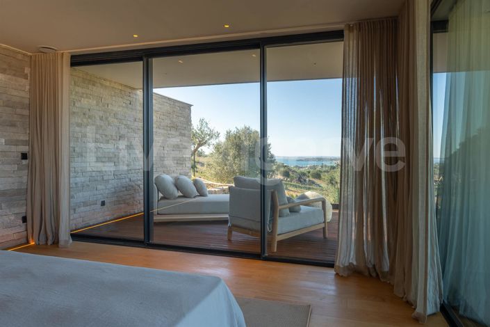 Image No.54-5 Bed House for sale