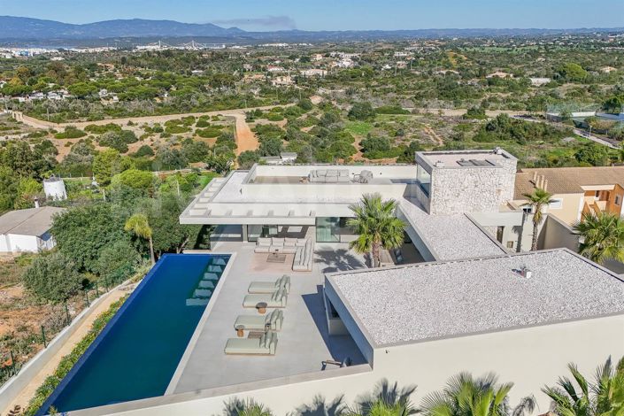 Image No.61-5 Bed House for sale