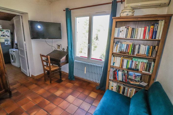 Image No.18-5 Bed House for sale