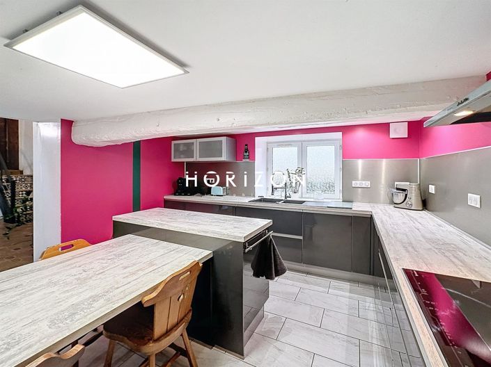 Image No.7-4 Bed House for sale