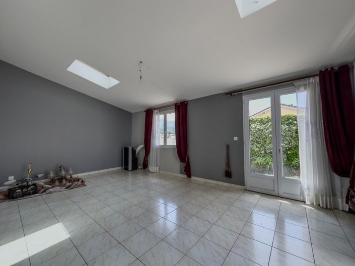 Image No.6-House for sale