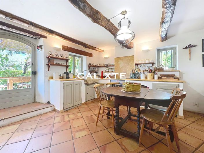 Image No.22-4 Bed Property for sale