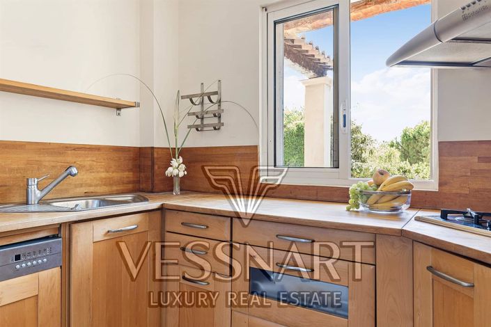 Image No.12-5 Bed House for sale