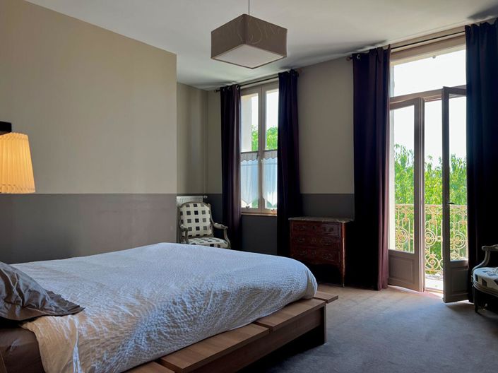 Image No.12-6 Bed House for sale